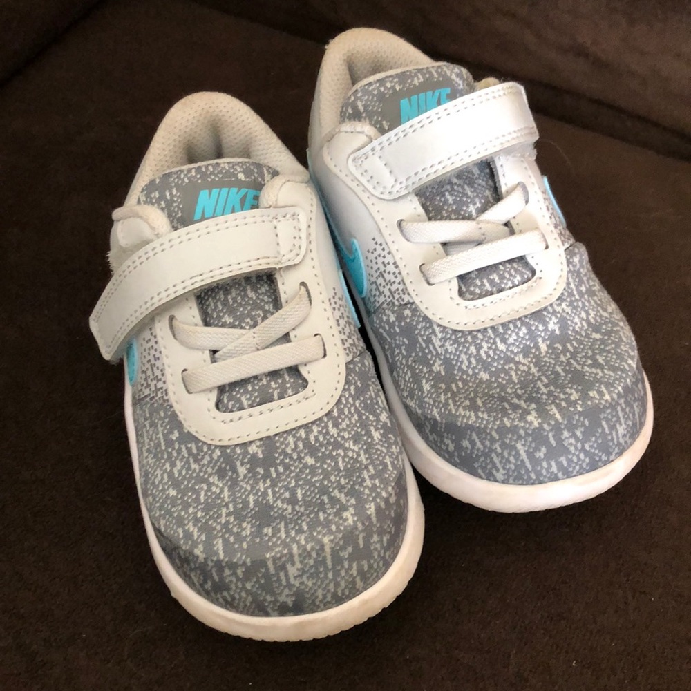 Nike toddler girl sneakers